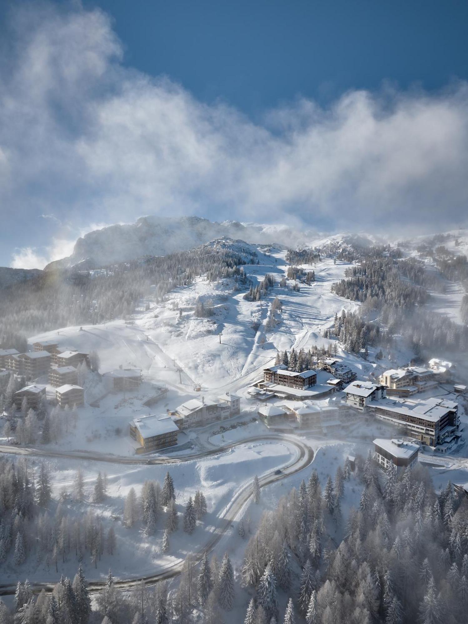 Hotel Wulfenia 4S - Adults Only Sonnenalpe Nassfeld Exterior foto