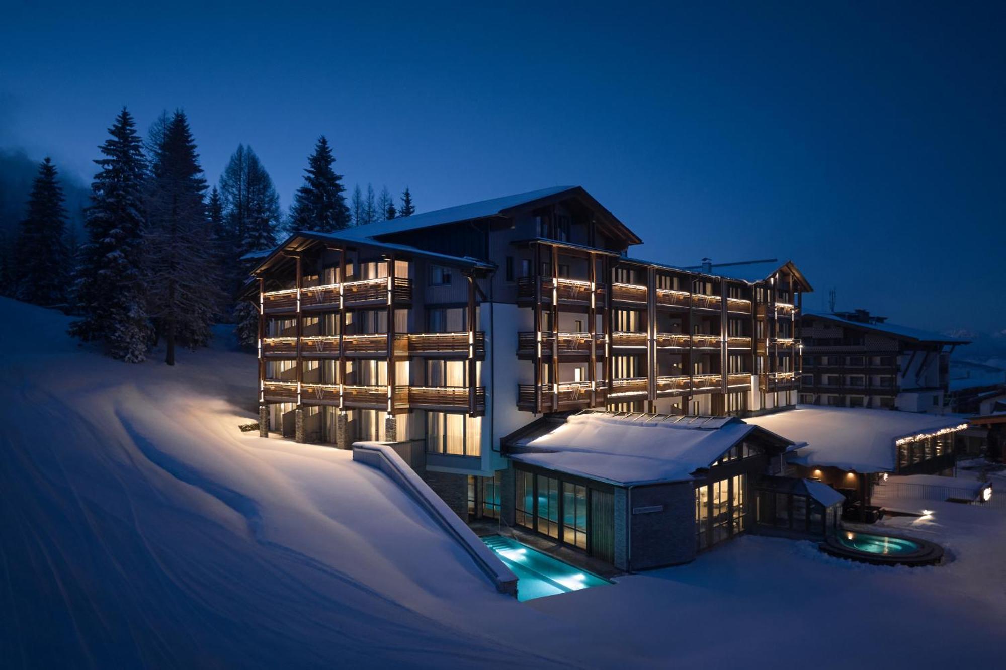 Hotel Wulfenia 4S - Adults Only Sonnenalpe Nassfeld Exterior foto